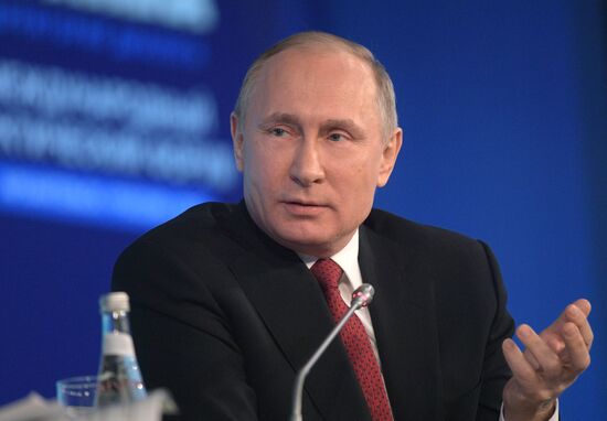 Russian President Vladimir Putin visits The Arctic: Territory of Dialogue international forum