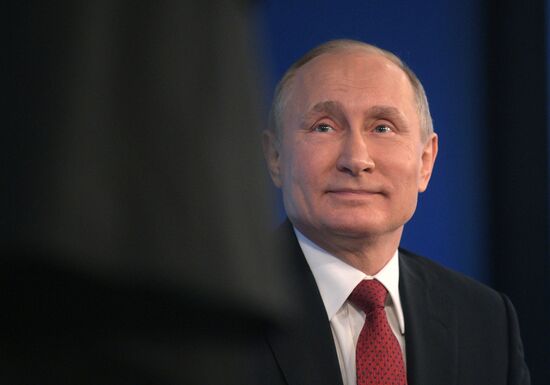 Russian President Vladimir Putin visits The Arctic: Territory of Dialogue international forum