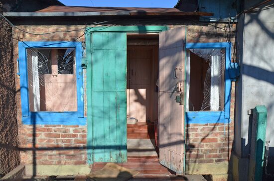 Aftermath of night-time attack on Yasinovataya in Donbass