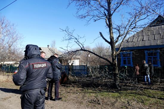 Aftermath of night-time attack on Yasinovataya in Donbass