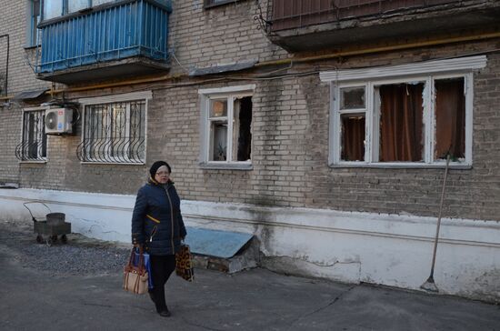 Aftermath of night-time attack on Yasinovataya in Donbass