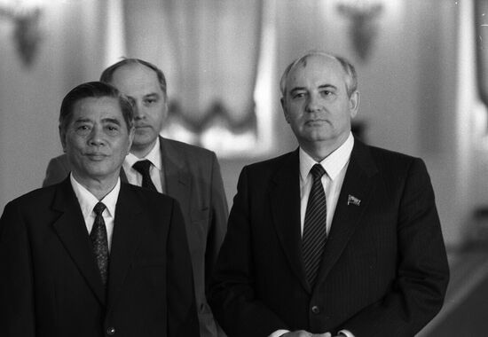 Nguyen Van Linh's visit to USSR