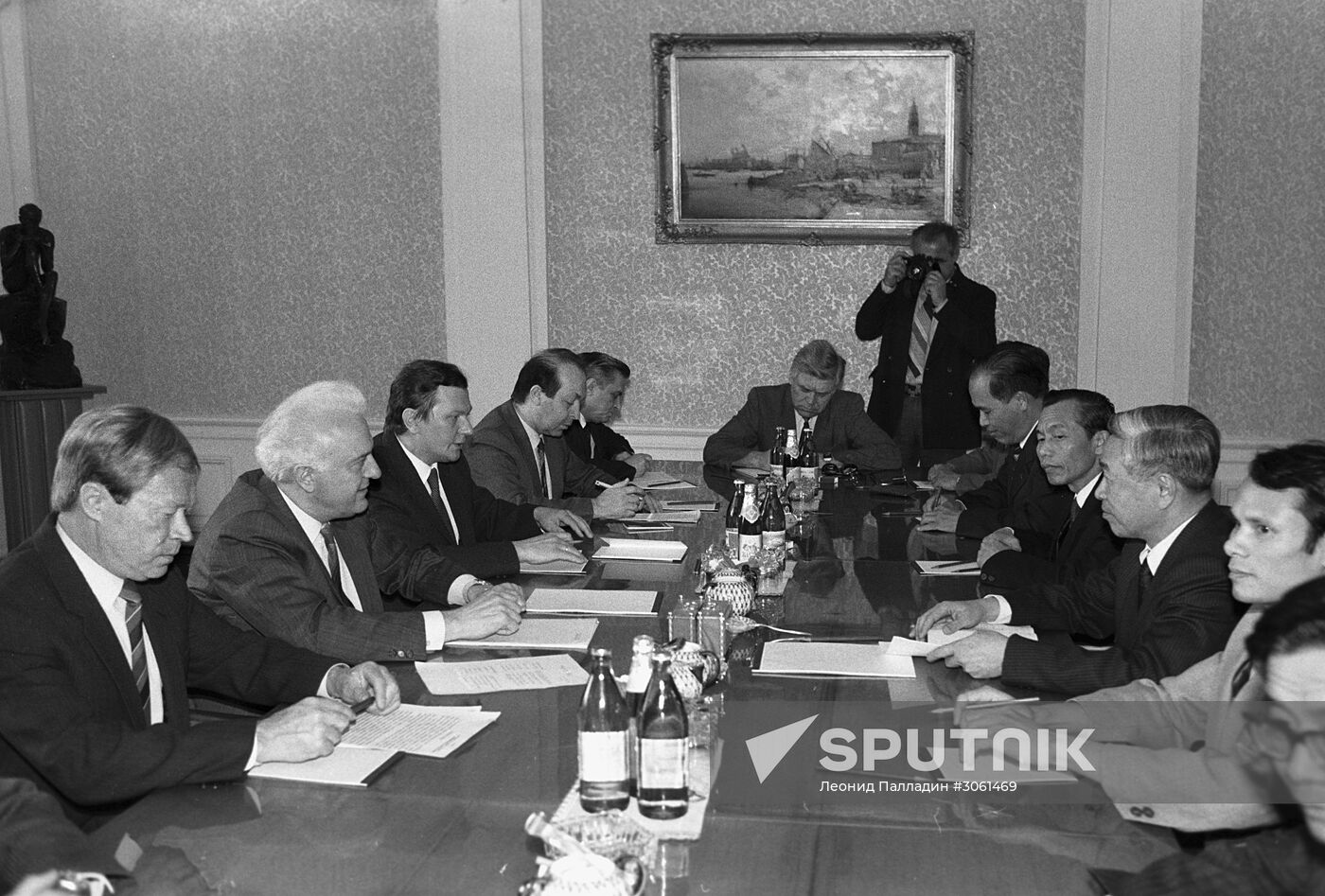 Nguyen Van Linh visits USSR
