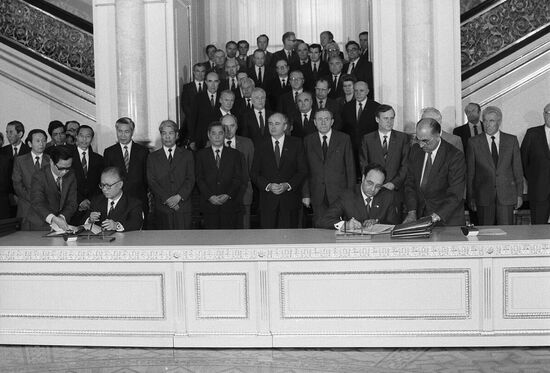 Nguyen Van Linh's visit to the USSR