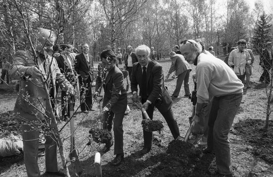 International photo project "A Day in the Life of the Soviet Union"