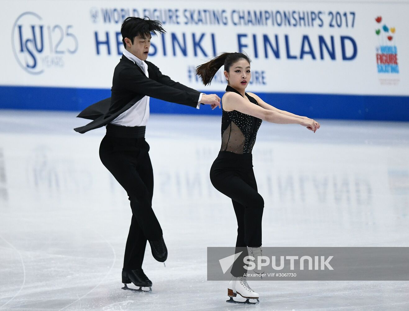 ISU Figure Skating Championships. Ice dance short program