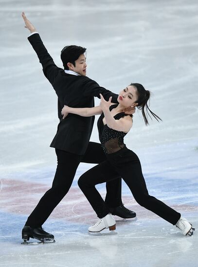 ISU Figure Skating Championships. Ice dance short program