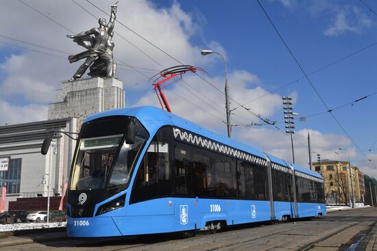 Vityaz-M new generation streetcars hit Moscow tracks