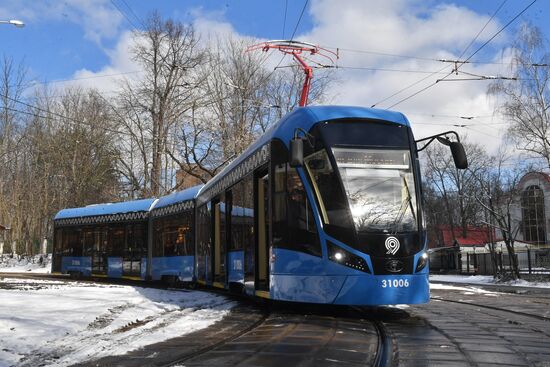 Vityaz-M new generation streetcars hit Moscow tracks