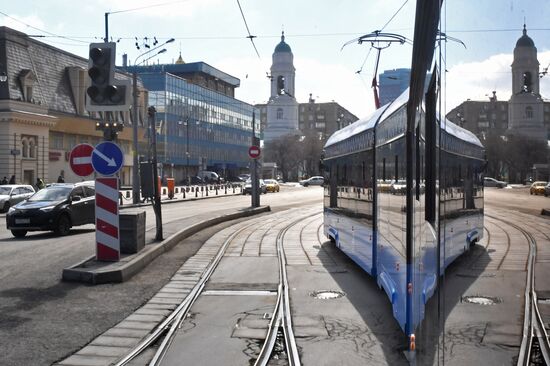 Vityaz-M new generation streetcars hit Moscow tracks