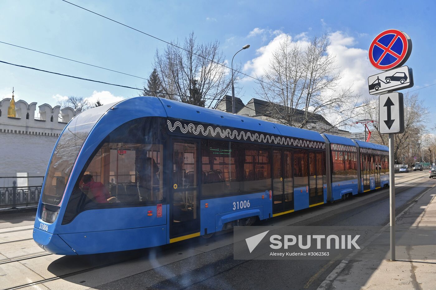 Vityaz-M new generation streetcars hit Moscow tracks