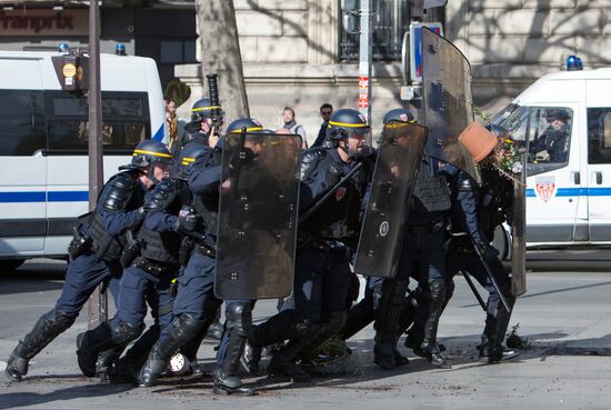 Protest against police brutality in Paris