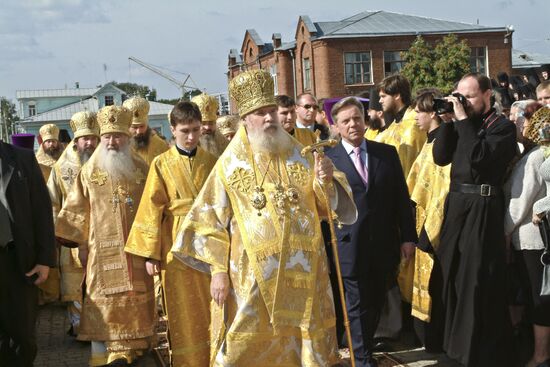 Patriarch Alexy II and Boris Gromov visit Kolomna