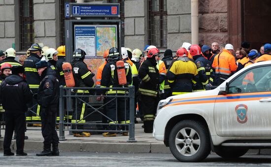 Explosions in St.Petersburg underground