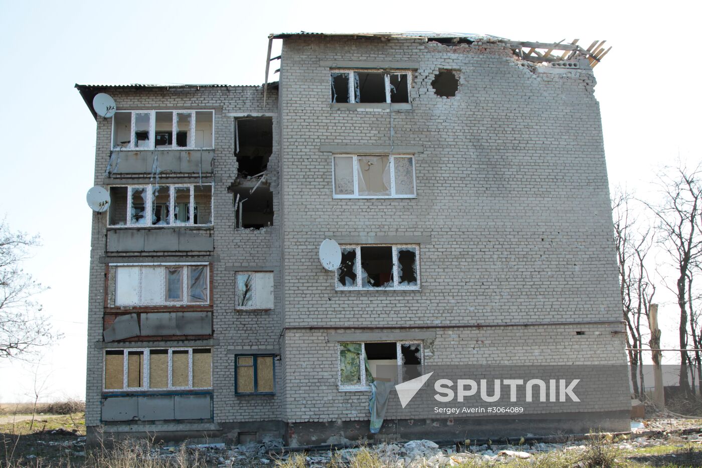 Living in frontline township Donetsk-Severny in Donbass