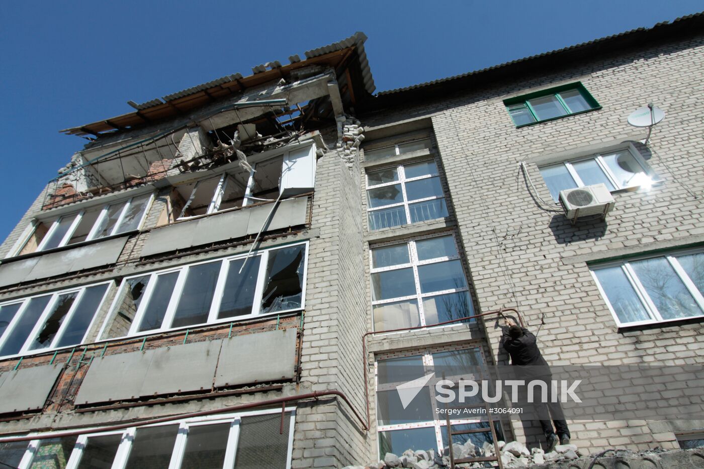 Living in frontline township Dontesk-Severny in Donbass