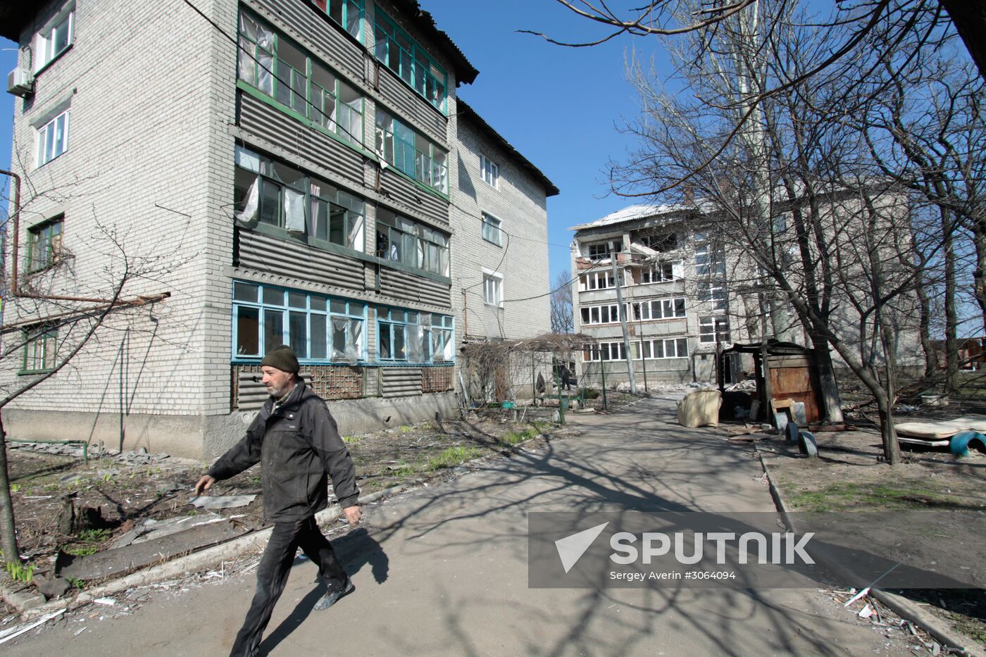 Living in frontline township Dontesk-Severny in Donbass