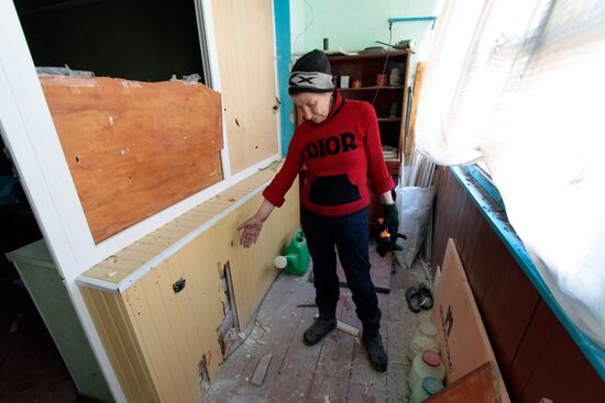 Living in frontline township Dontesk-Severny in Donbass