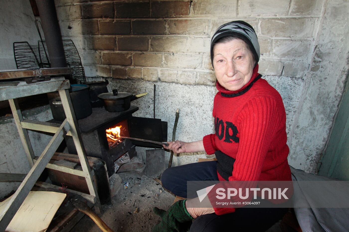 Living in frontline township Dontesk-Severny in Donbass