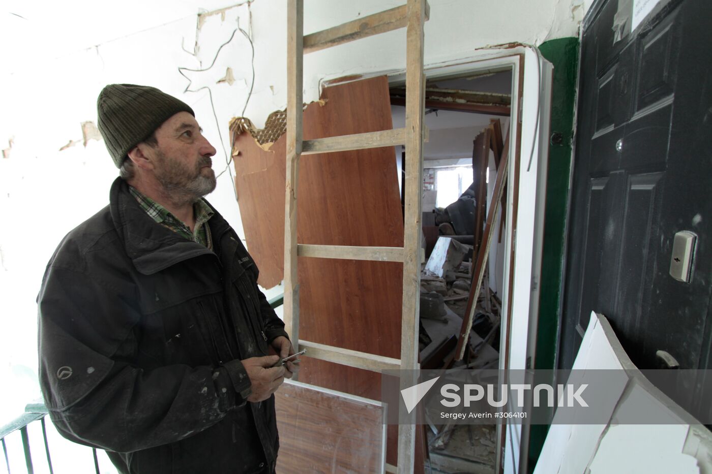 Living in frontline township Dontesk-Severny in Donbass