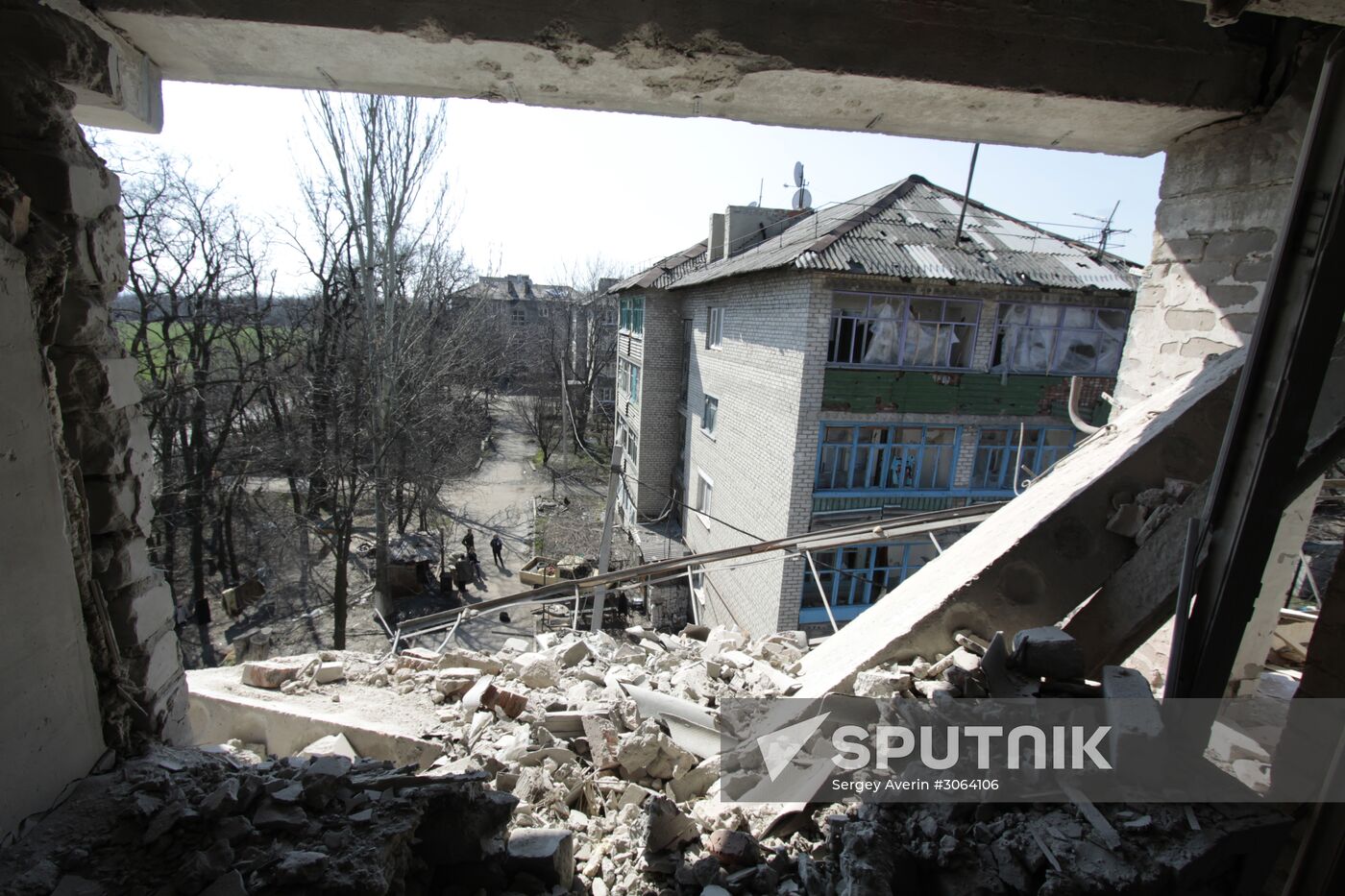 Living in frontline township Dontesk-Severny in Donbass