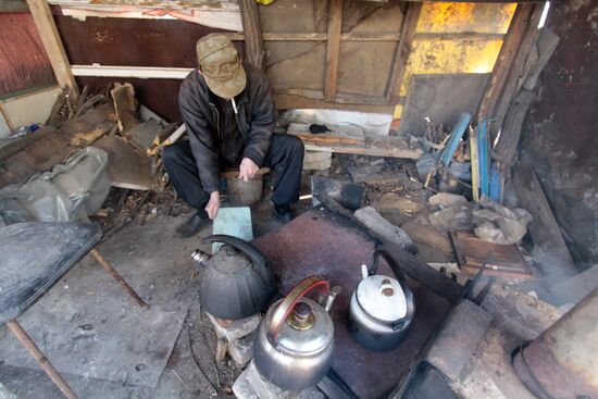 Living in frontline township Dontesk-Severny in Donbass