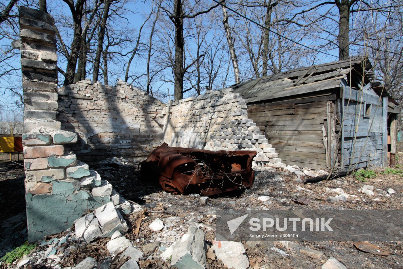 Living in frontline township Dontesk-Severny in Donbass