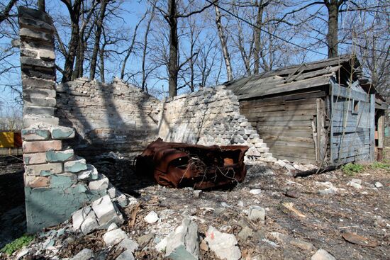 Living in frontline township Dontesk-Severny in Donbass