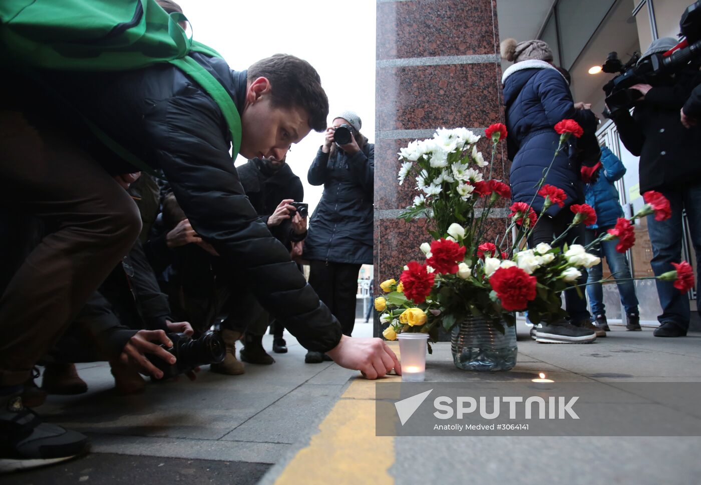 Flowers in memory of St. Petersburg metro blast victims