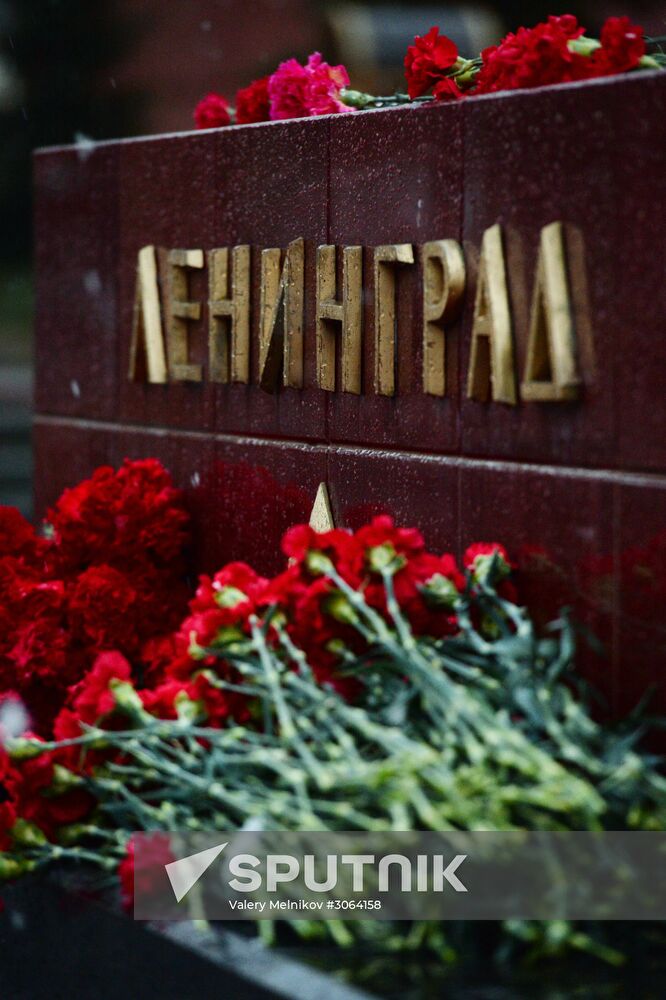 Flowers in memory of St. Petersburg metro blast victims