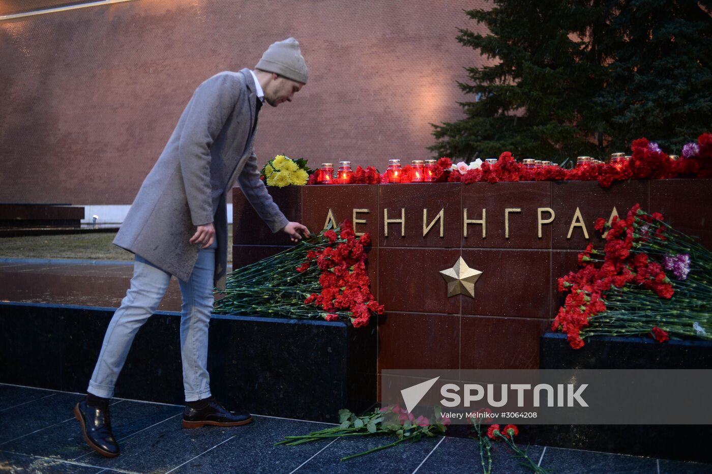 Flowers in memory of St. Petersburg metro blast victims