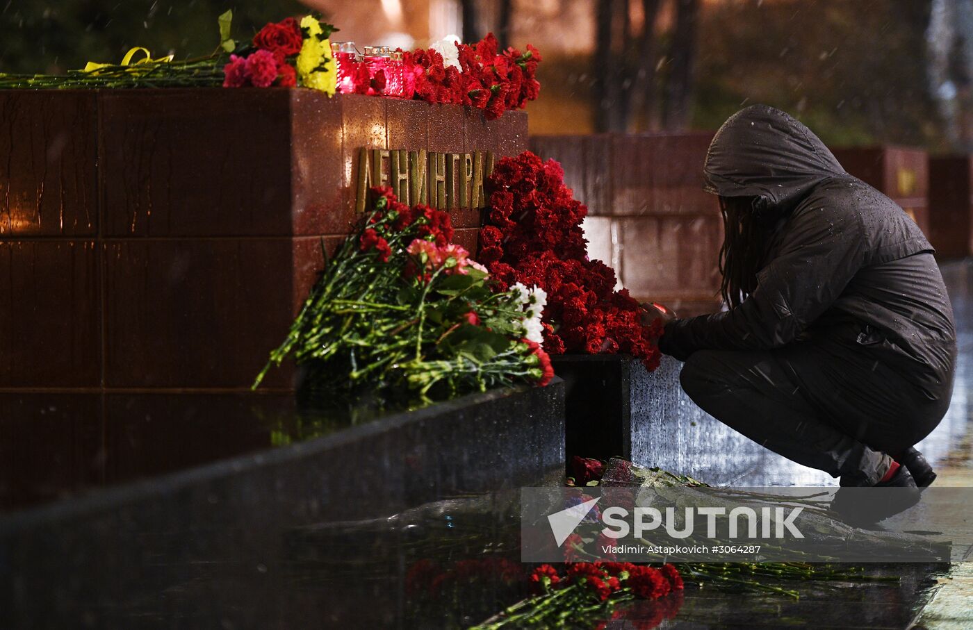 Flowers in memory of St. Petersburg metro blast victims