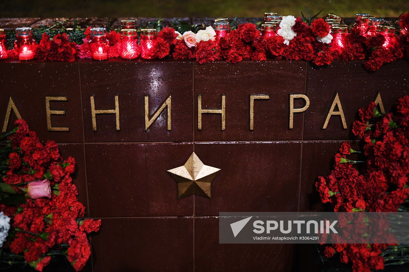 Flowers in memory of St. Petersburg metro blast victims
