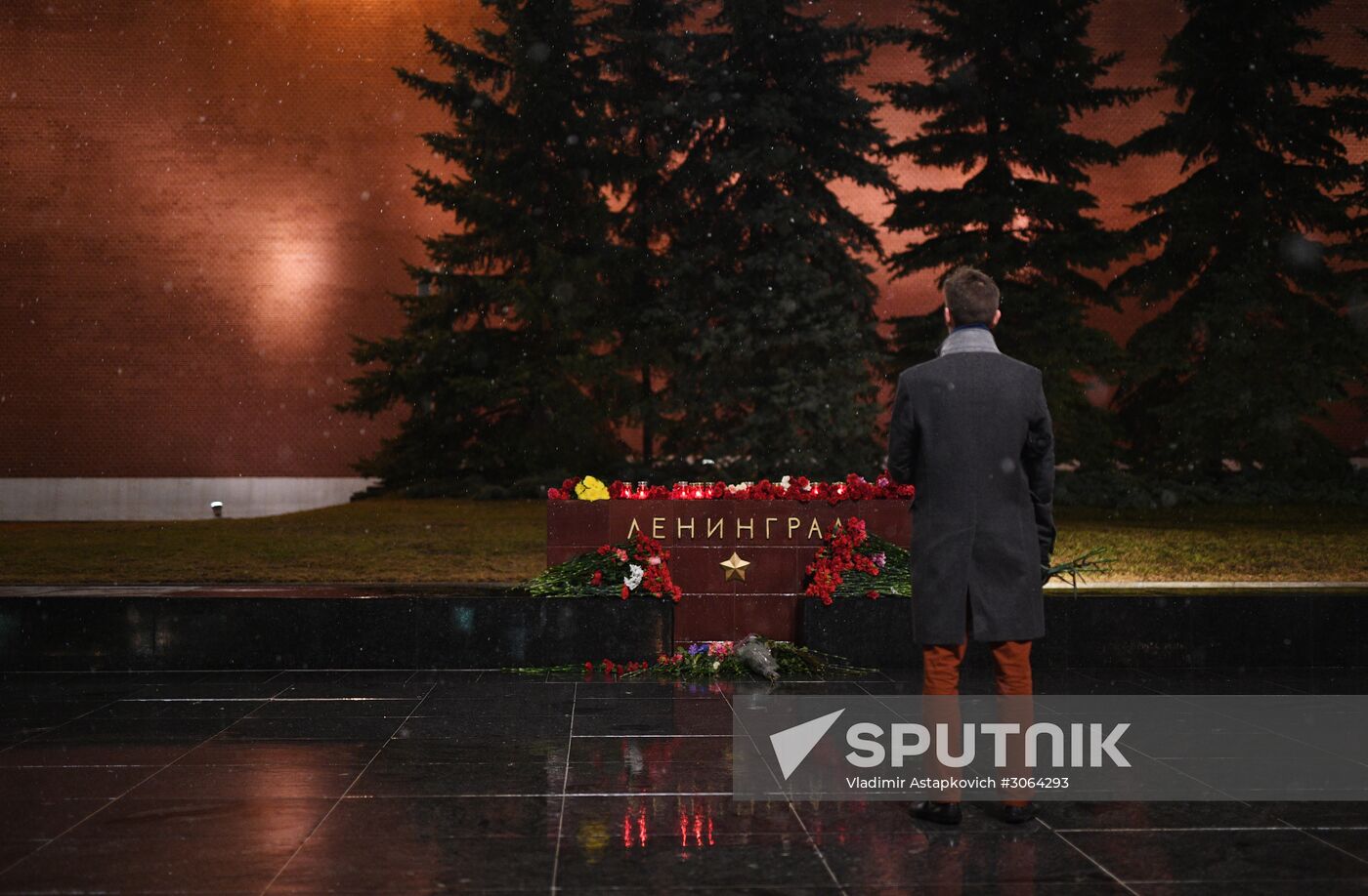 Flowers in memory of St. Petersburg metro blast victims