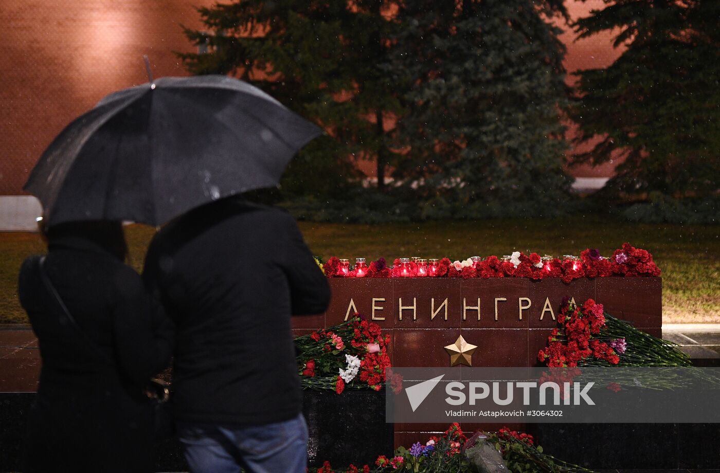 Flowers in memory of St. Petersburg metro blast victims
