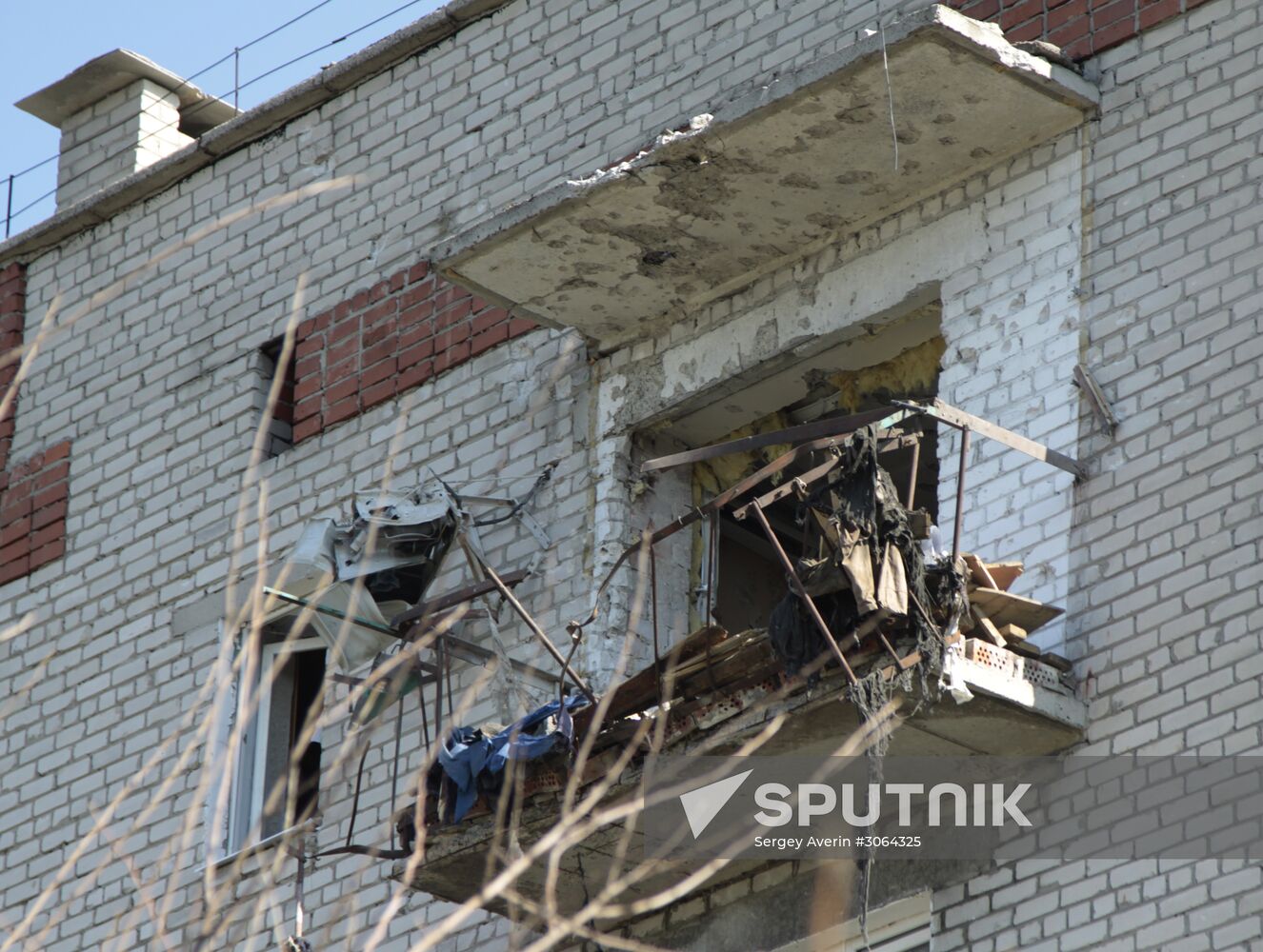 Living in the frontline township of Donetsk-Severny in Donbass