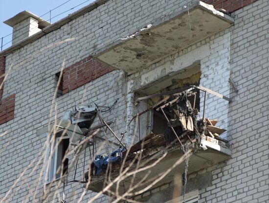 Living in the frontline township of Donetsk-Severny in Donbass