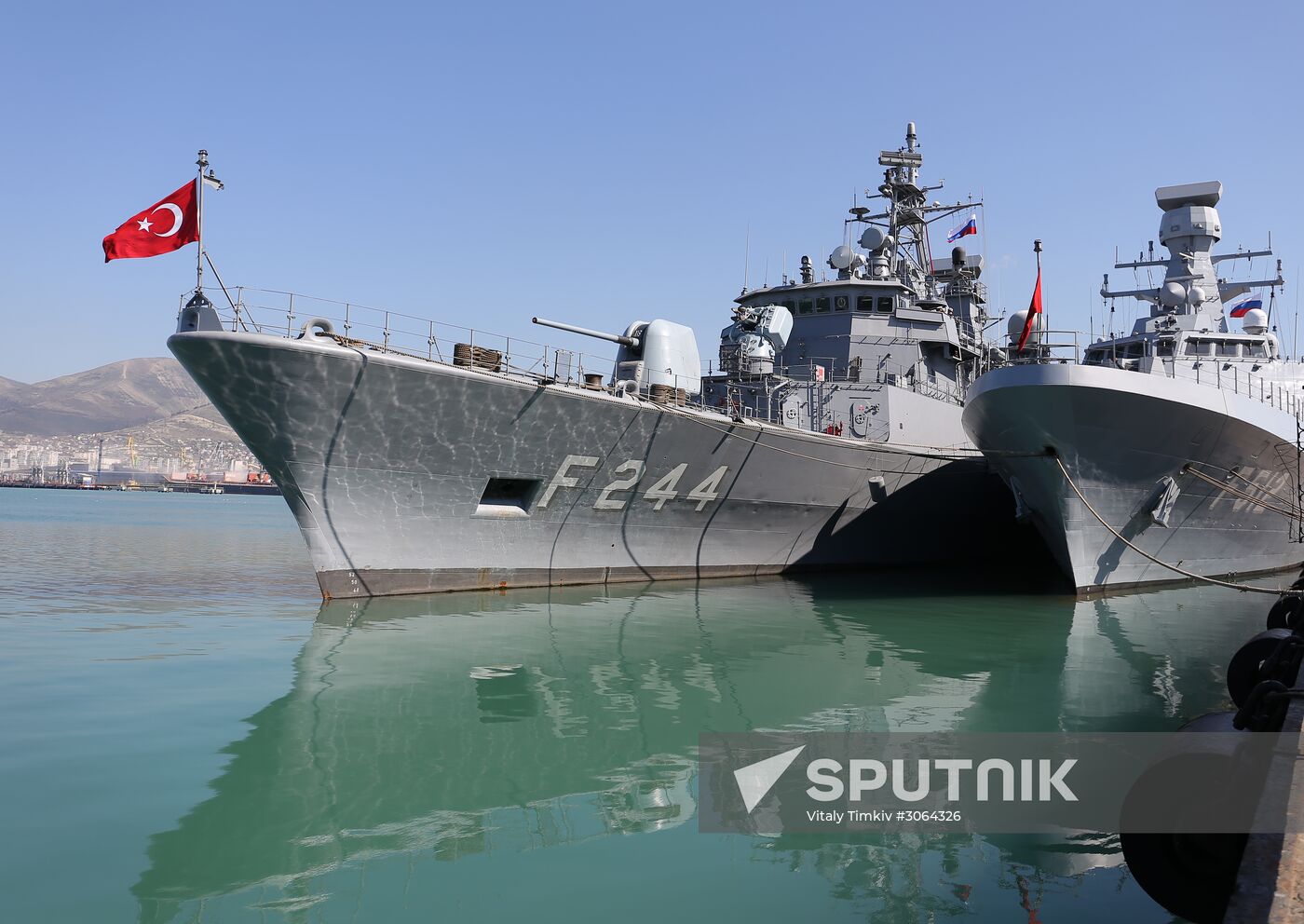 Turkish Navy warships visit Novorossiysk