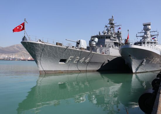 Turkish Navy warships visit Novorossiysk
