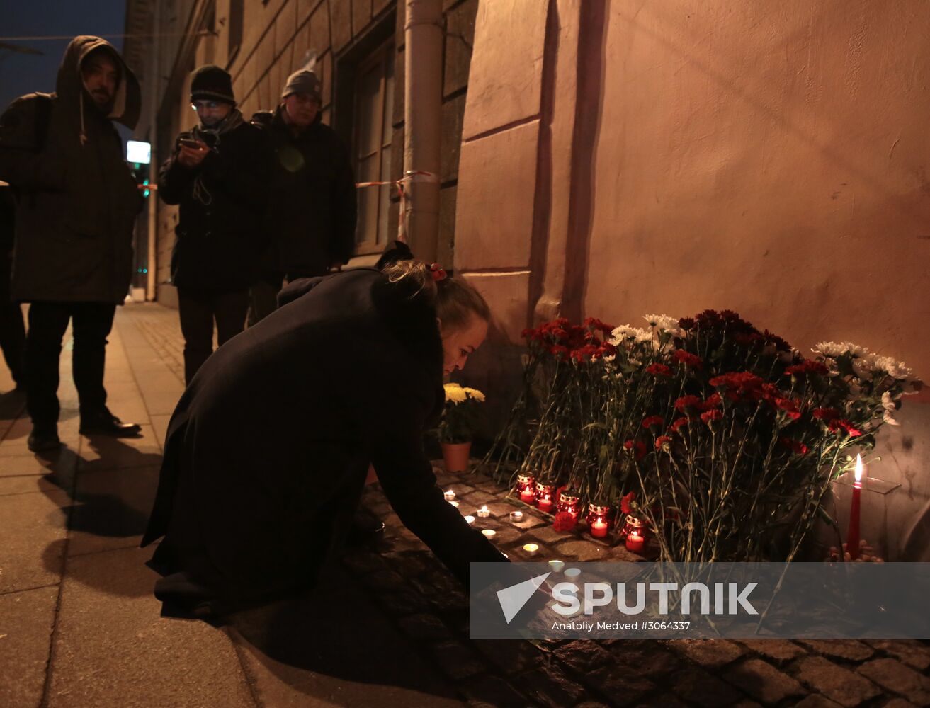 Flowers in memory of St. Petersburg metro blast victims