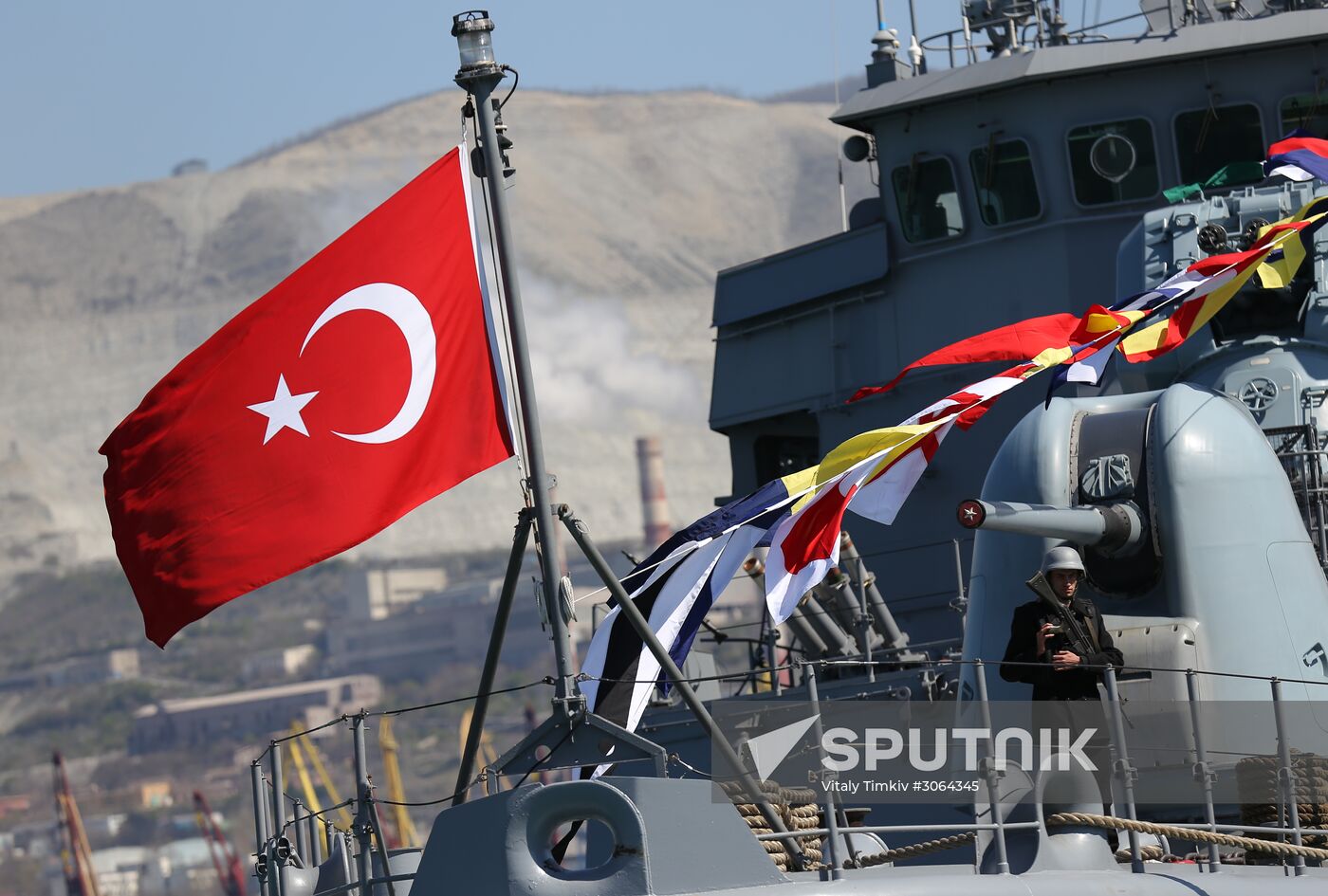 Turkey's naval ships pay visit to Novorossiysk