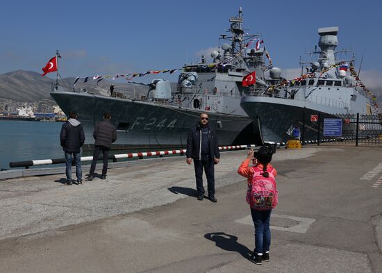 Turkey's naval ships pay visit to Novorossiysk
