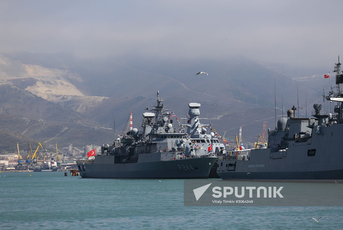 Turkey's naval ships pay visit to Novorossiysk