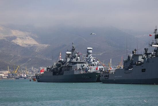 Turkey's naval ships pay visit to Novorossiysk