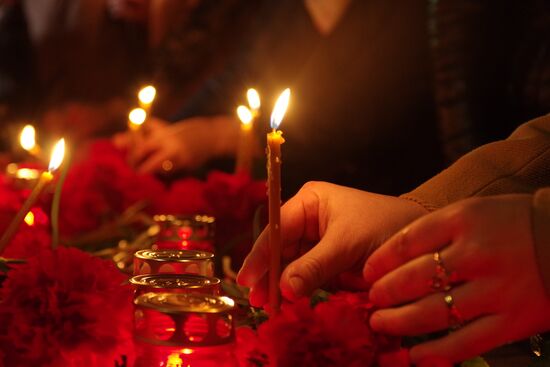Flowers in memory of St. Petersburg metro blast victims