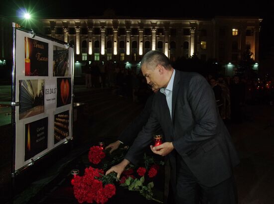 Flowers in memory of St. Petersburg metro blast victims