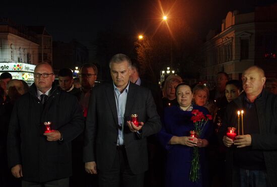 Flowers in memory of St. Petersburg metro blast victims