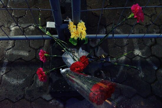 Flowers laid at Russian Embassies in memory of St. Petersburg metro blast victims