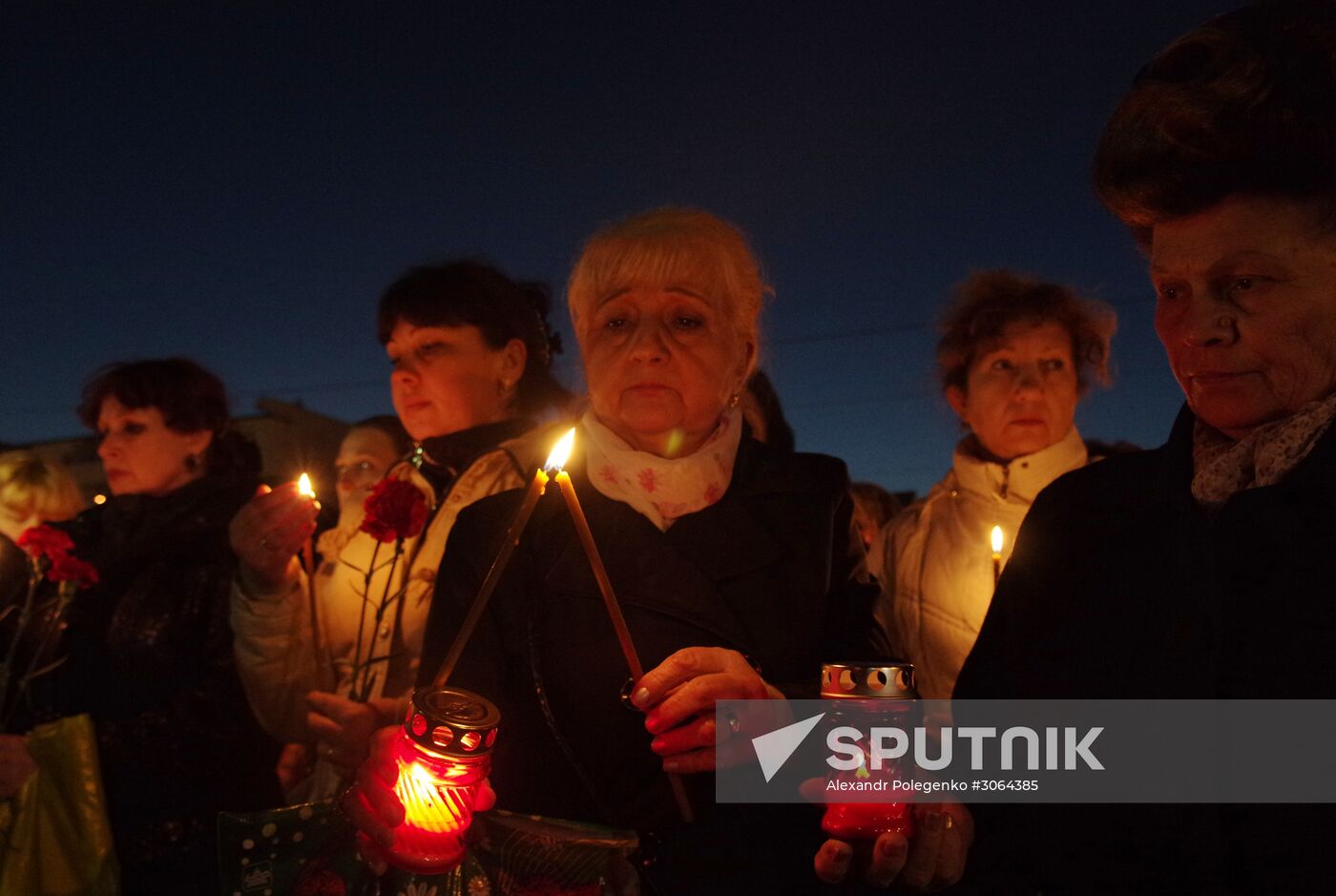 Flowers in memory of St. Petersburg metro blast victims