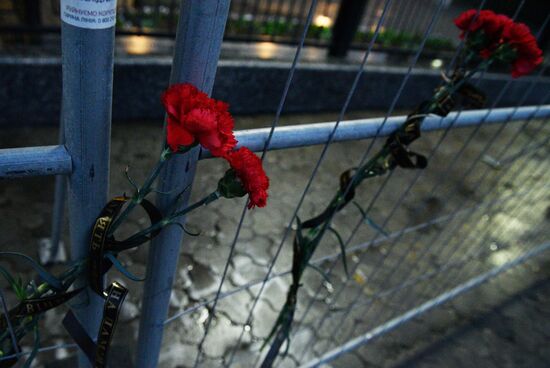Flowers laid at Russian Embassies in memory of St. Petersburg metro blast victims